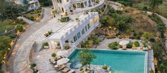 The Sky Imperial Pavoreal Jungle Resort