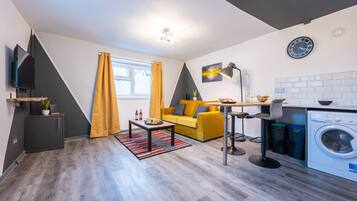 City Apartment | Living area