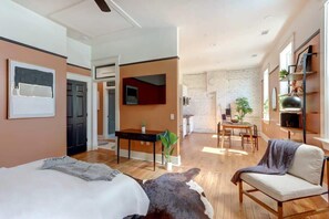 1 bedroom, desk, iron/ironing board, WiFi