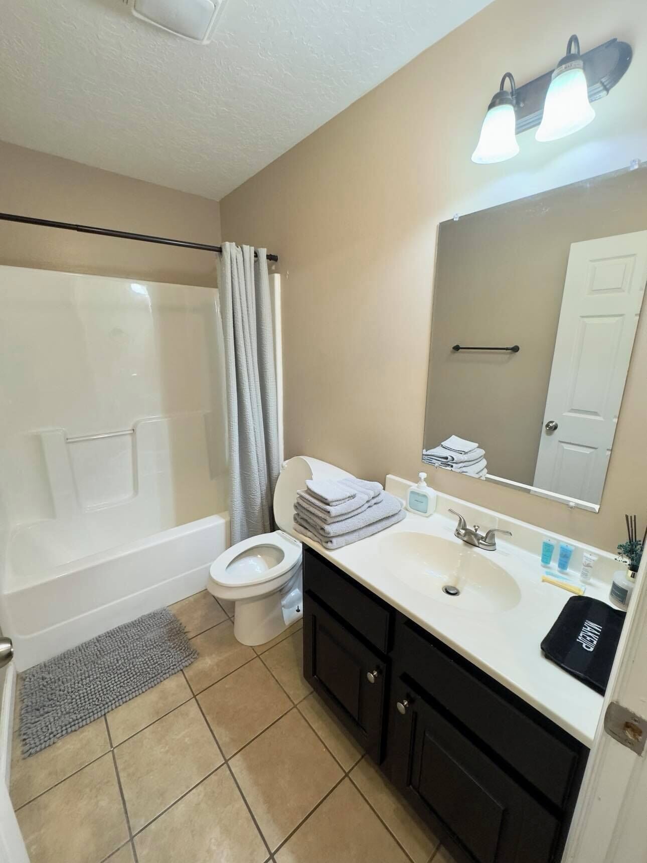 Suihku, pyyhkeet, saippua, sampoo