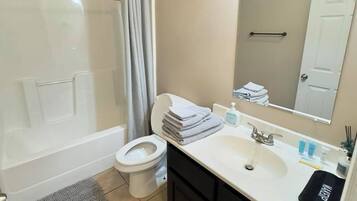 Suihku, pyyhkeet, saippua, sampoo