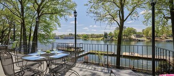 Family & Friends Paradise on the lake