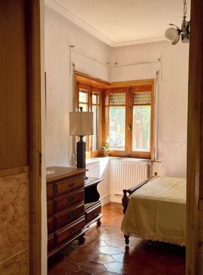 3 Schlafzimmer, Schreibtisch, Bügeleisen/Bügelbrett, kostenloses WLAN
