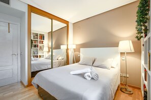1 chambre, fer et planche à repasser, accès au Wi-Fi (inclus)