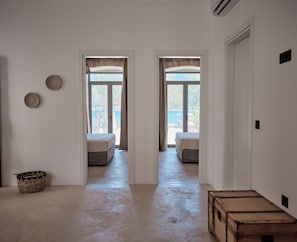 Desk, soundproofing, iron/ironing board, free WiFi - Eden Kythira (Kithira)