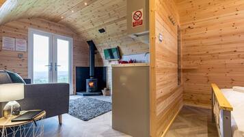Cabin | 2 bedrooms, iron/ironing board, free WiFi, bed sheets