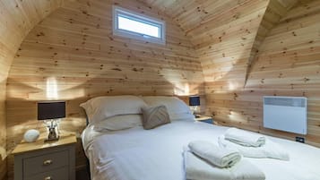 Cabin | 2 bedrooms, iron/ironing board, free WiFi, bed sheets