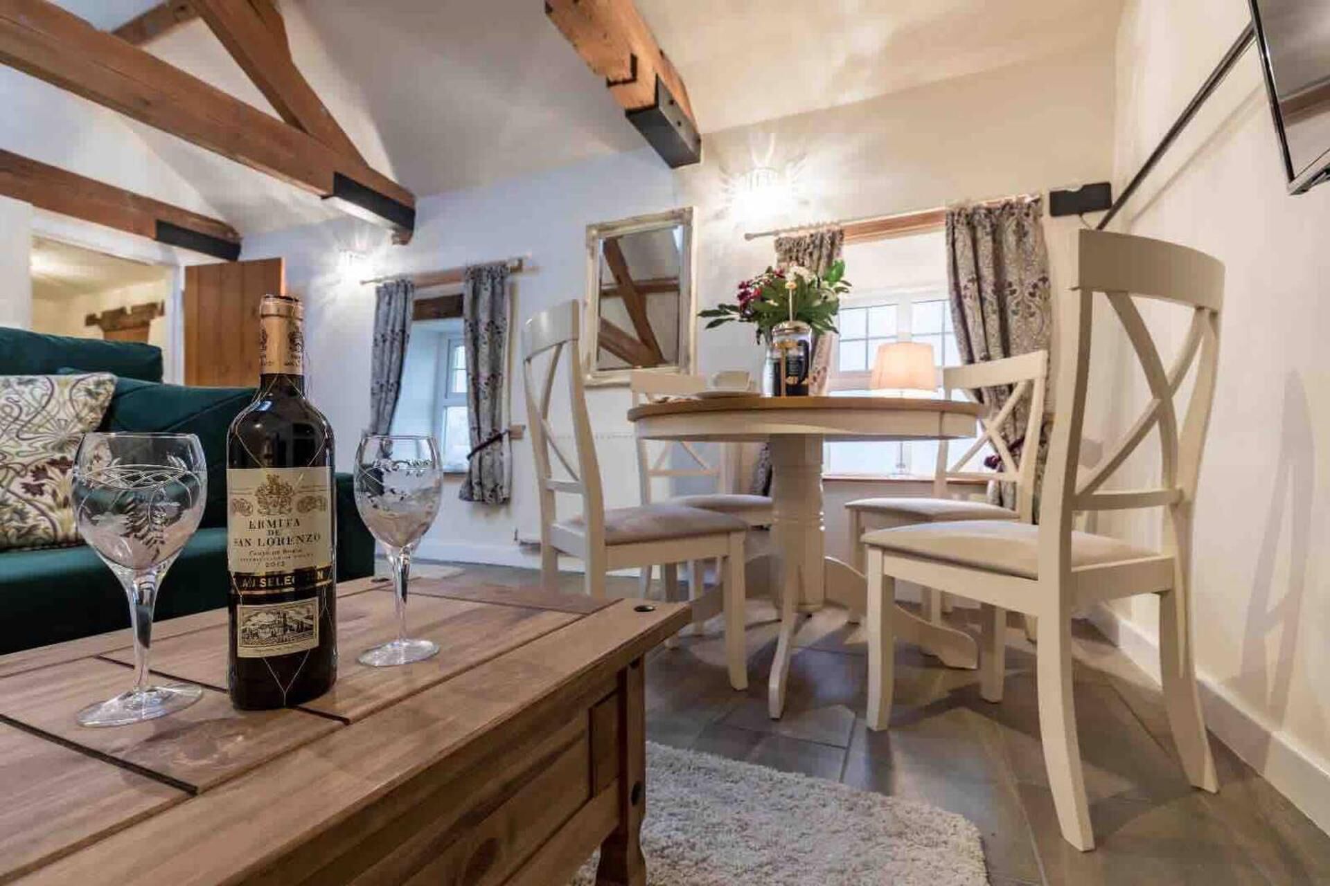 Cottage | Dining