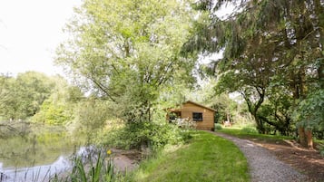 Cottage | Property grounds