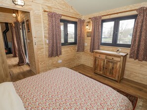 1 室のベッドルーム、客室ごとに異なる装飾、客室ごとに異なるインテリア、WiFi (無料)