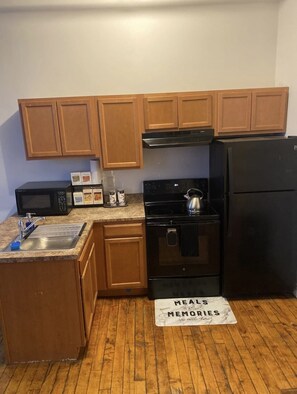 Private kitchen - Industrial Loft 3 min from riverwalk (Detroit)