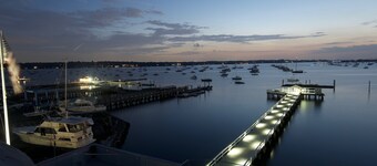 Fathoms Hotel & Marina