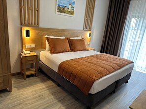 Premium bedding, down duvets, Select Comfort beds, minibar - Hotel Panaya  (Gökçeada)