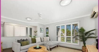 Beautiful, spacious 4 Bedroom 2 Bathroom House in