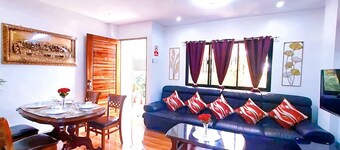 Spacious 2-Bedroom Apartment》WIFI》NETFLIX