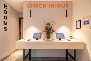 Reception - Fox Hotel The Hague Scheveningen (The Hague)