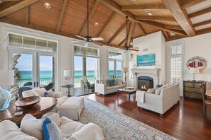 TV - Gulf Front + Community Pool- 30A Linger Longer by Royal Destinations (Santa Rosa Beach)