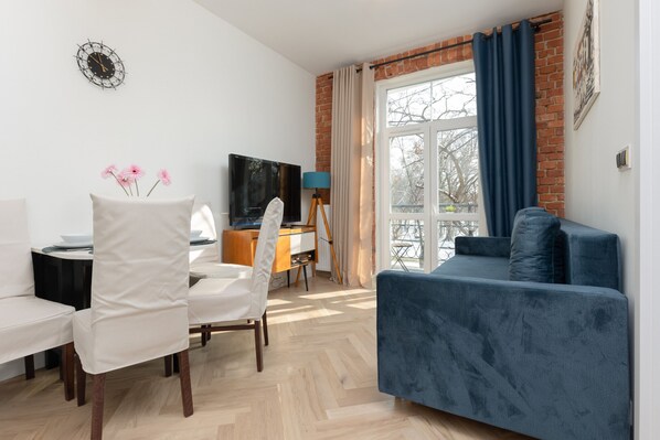 Appartement, 2 chambres, balcon | Salle de séjour