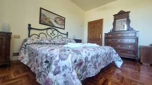 5 soveværelser, strygejern/strygebræt, Wi-Fi, sengetøj