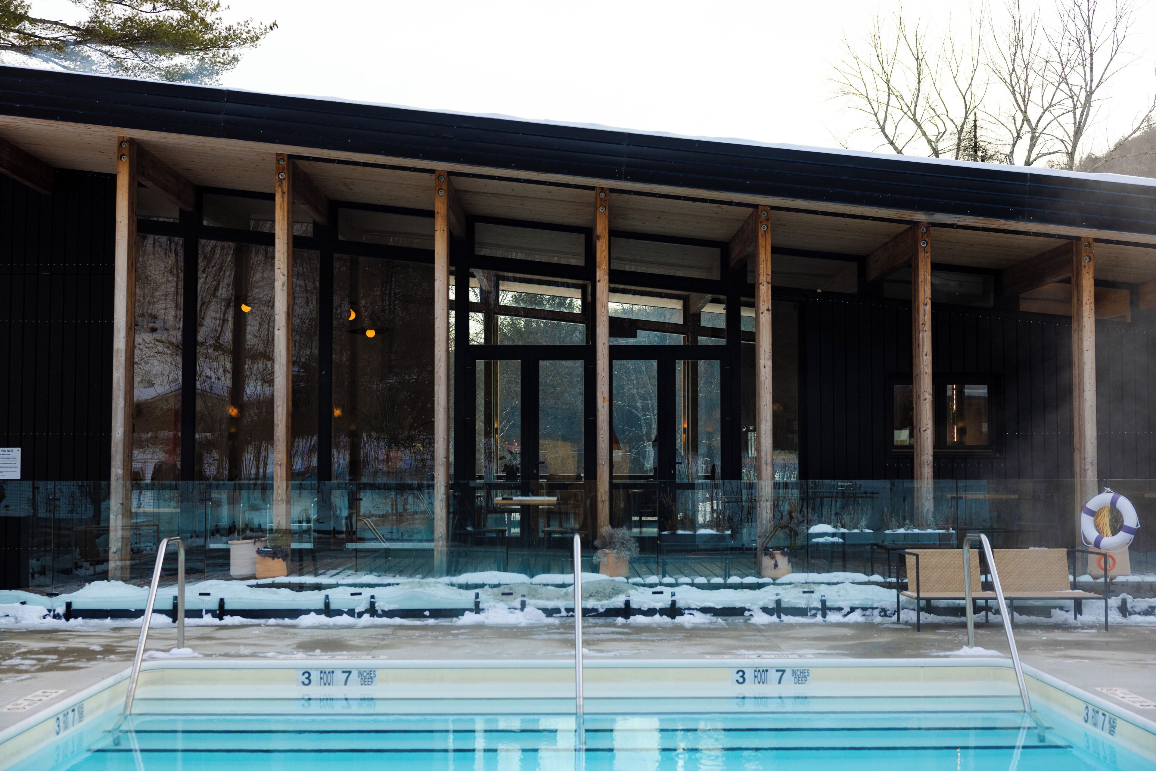 야외 수영장, 수영장 파라솔, 일광욕 의자