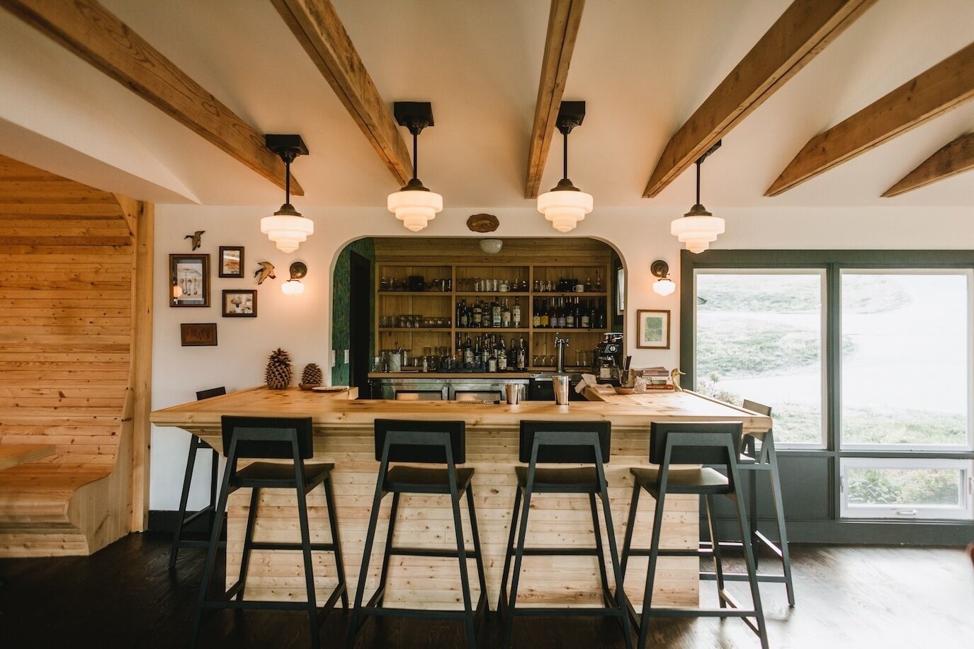 2 من البارات/الاستراحات