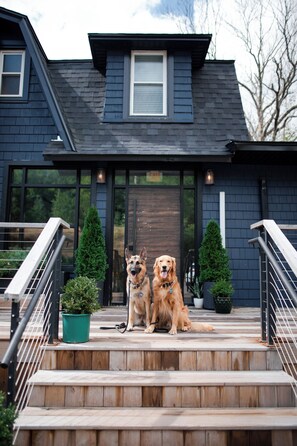 Pet-friendly - Eastwind Windham (Windham)