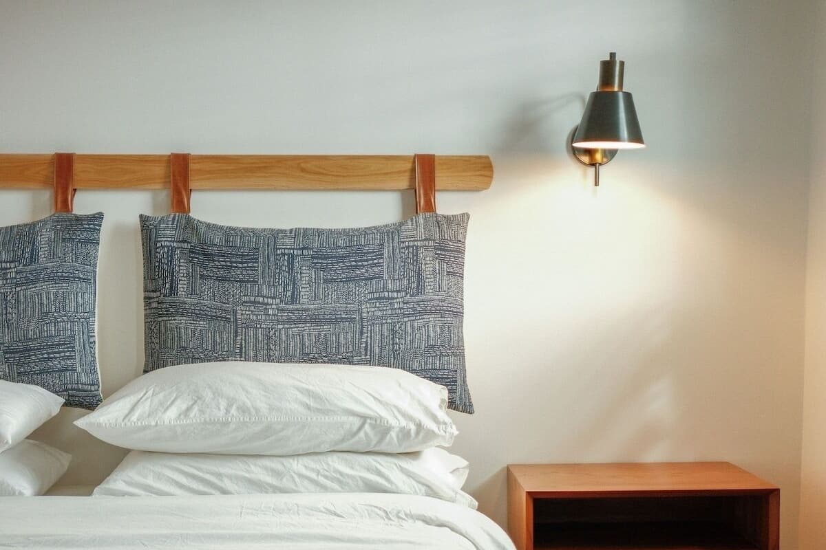 واي فاي مجانًا وملاءات أسرّة