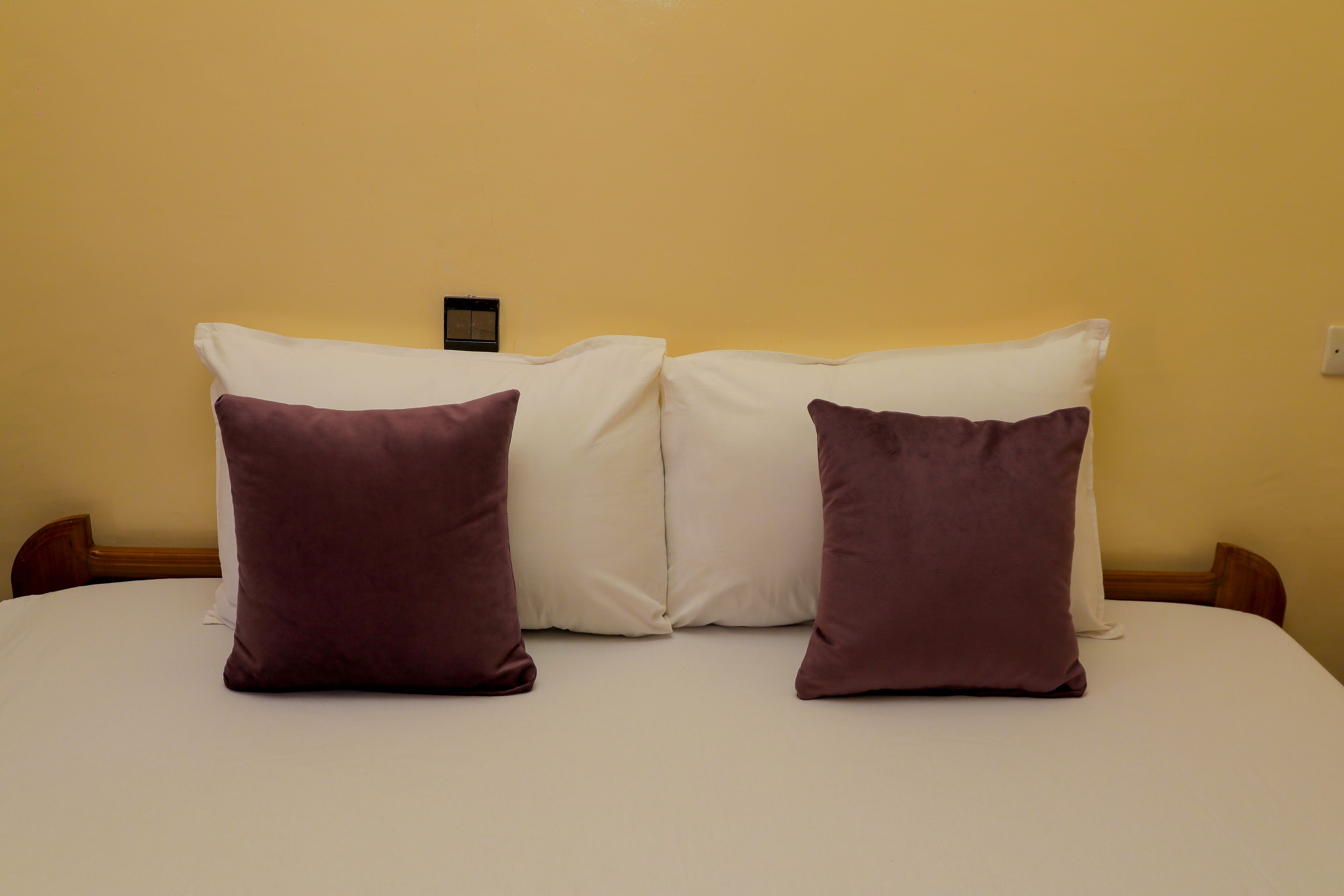 club room | free minibar items, individually furnished, desk, laptop workspace