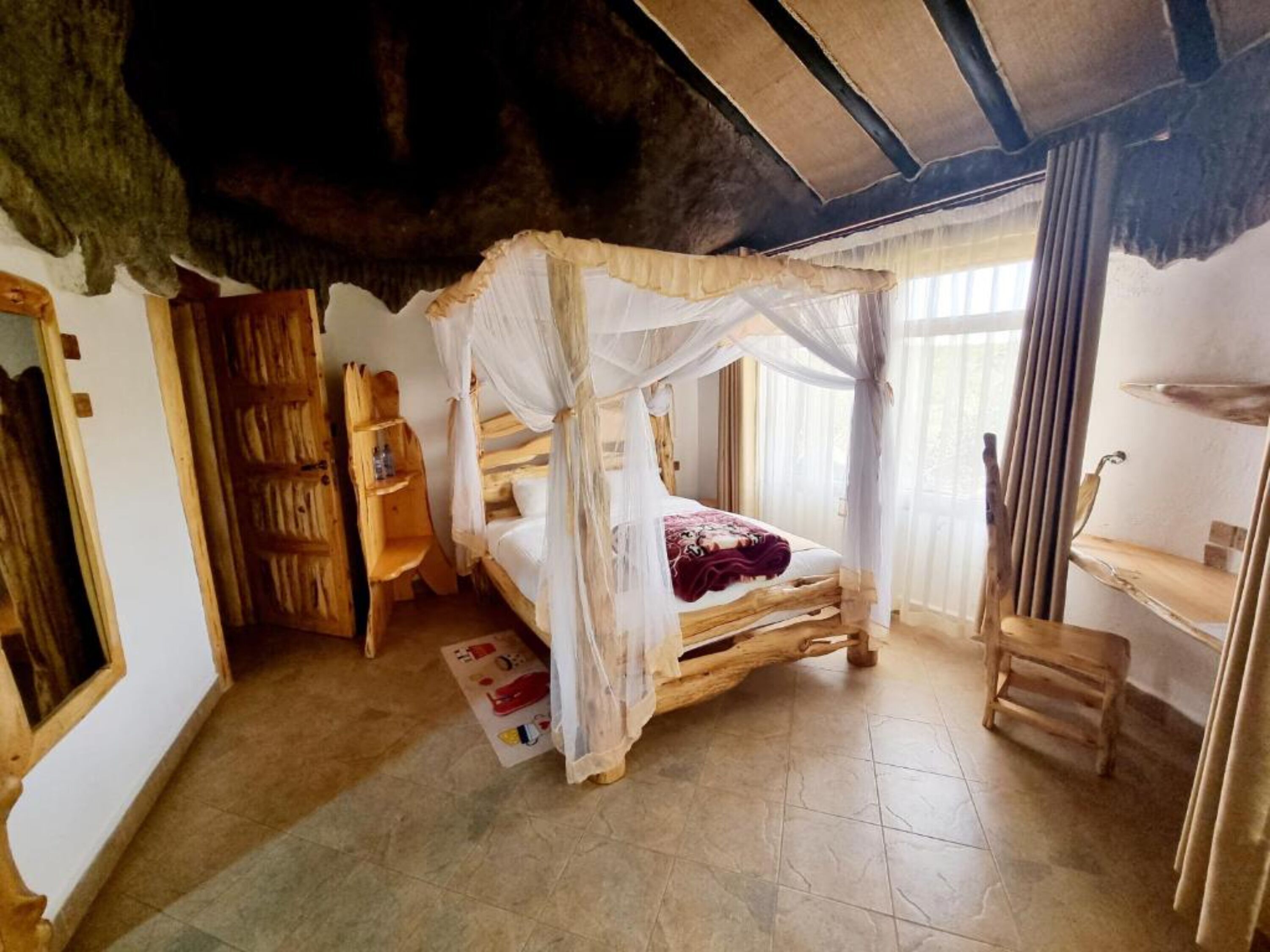 Free WiFi, bed sheets