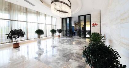 Longhu Hotel