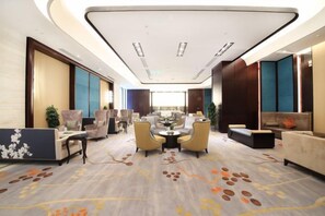 Unclassified image, 2 of 99, button - Longhu Hotel (Zhaoyuan)