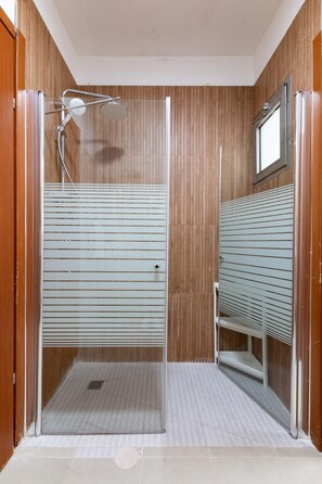 Doccia, asciugacapelli, asciugamani