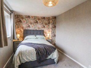 2 quartos, individualmente decorados, individualmente mobiliados