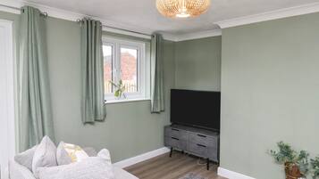 2 bedrooms, individually decorated, individually furnished, free WiFi