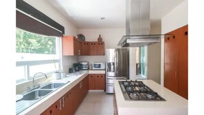 Refrigerador, utensilios de cocina