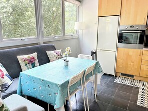 Dining - Delightful 3-bed/3-bath in Fitzrovia W1 near Oxford St (London)