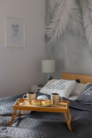 1 habitación, decoración personalizada y muebles diferentes