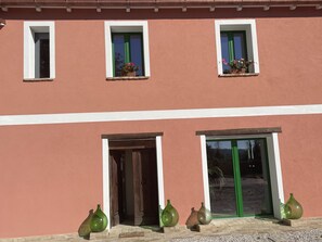 Exterior detail - Country house with large spaces, ideal for large groups or families (Marche)