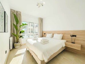 2 bedrooms, iron/ironing board, WiFi, bed sheets - Mirador del Rodeo 2 | Bohemian Pool Padel Gym (Marbella)