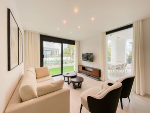 Streaming services, offices - Los Miradores 2 | Pools  Jacuzzi Paradise Townhouse (Bel-Air)