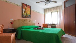 Habitación clásica con 1 cama matrimonial o 2 individuales