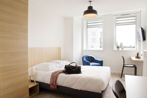 Chambre classique double | Bureau, rideaux dâobscurcissement, systĂšme dâinsonorisation