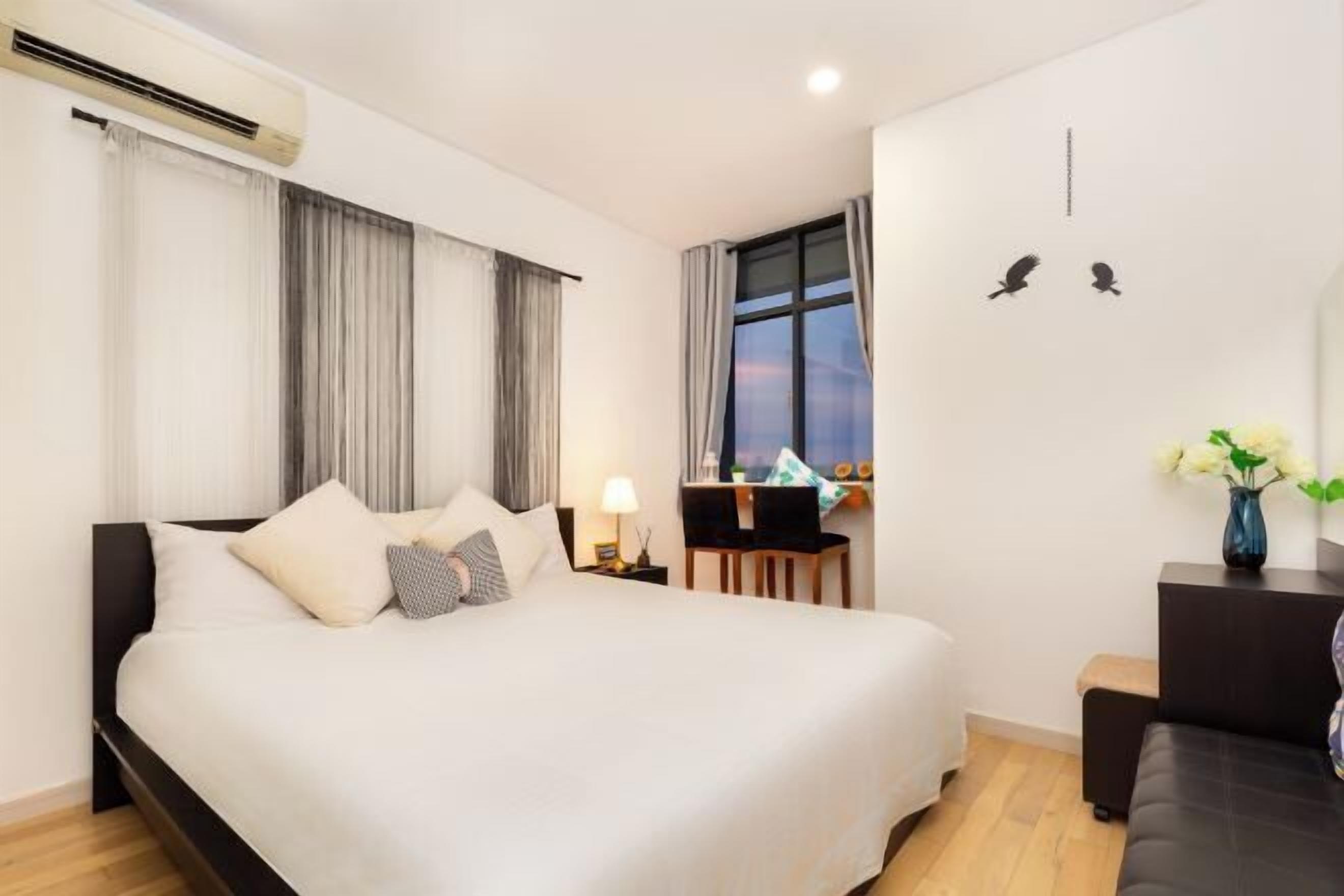 Schreibtisch, kostenloses WLAN