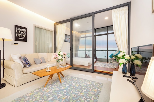 Apartamento superluxo | Escrivaninha, Wi-Fi de cortesia