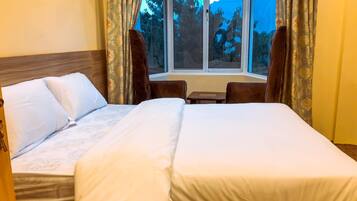 Iron/ironing board, free WiFi, bed sheets