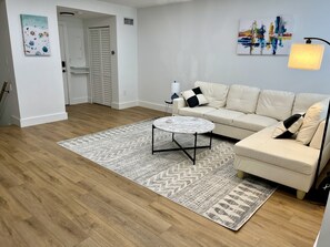 Living area - South Beach- Ideal Location, Steps to Beach (Miami Beach)