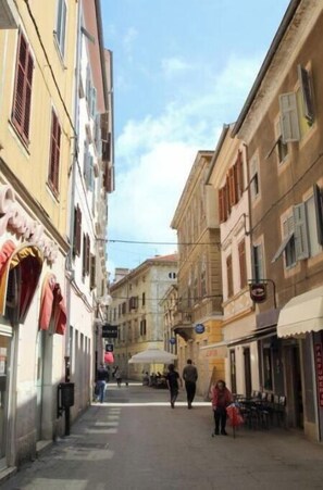 Exterior - Double or twin room with city view (Pula)