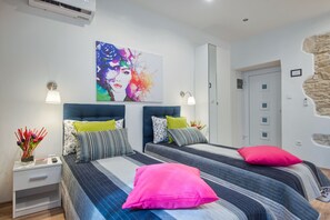 1 quarto, Wi-Fi de cortesia, roupa de cama