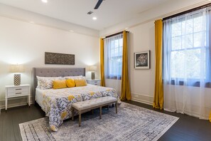 5 bedrooms, WiFi, bed sheets - Grand Southern Elegance near Downtown Pickens (Pickens)