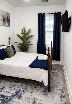 4 chambres, bureau, fer et planche à repasser, accès au Wi-Fi (inclus)